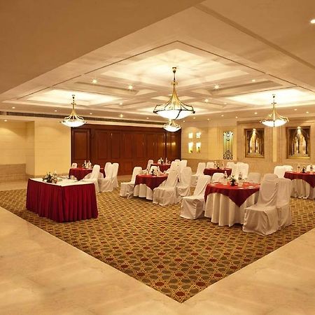 The Bristol Hotel Gurgaon Buitenkant foto