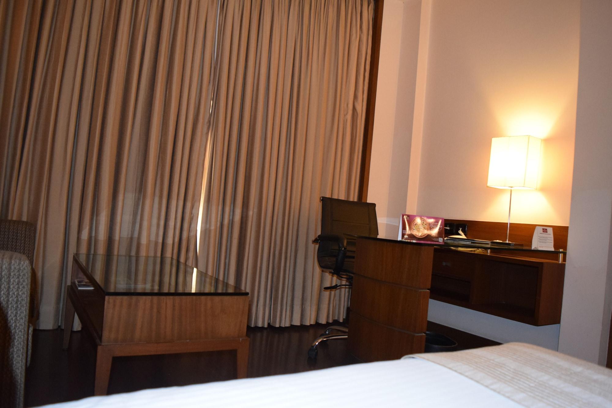 The Bristol Hotel Gurgaon Buitenkant foto