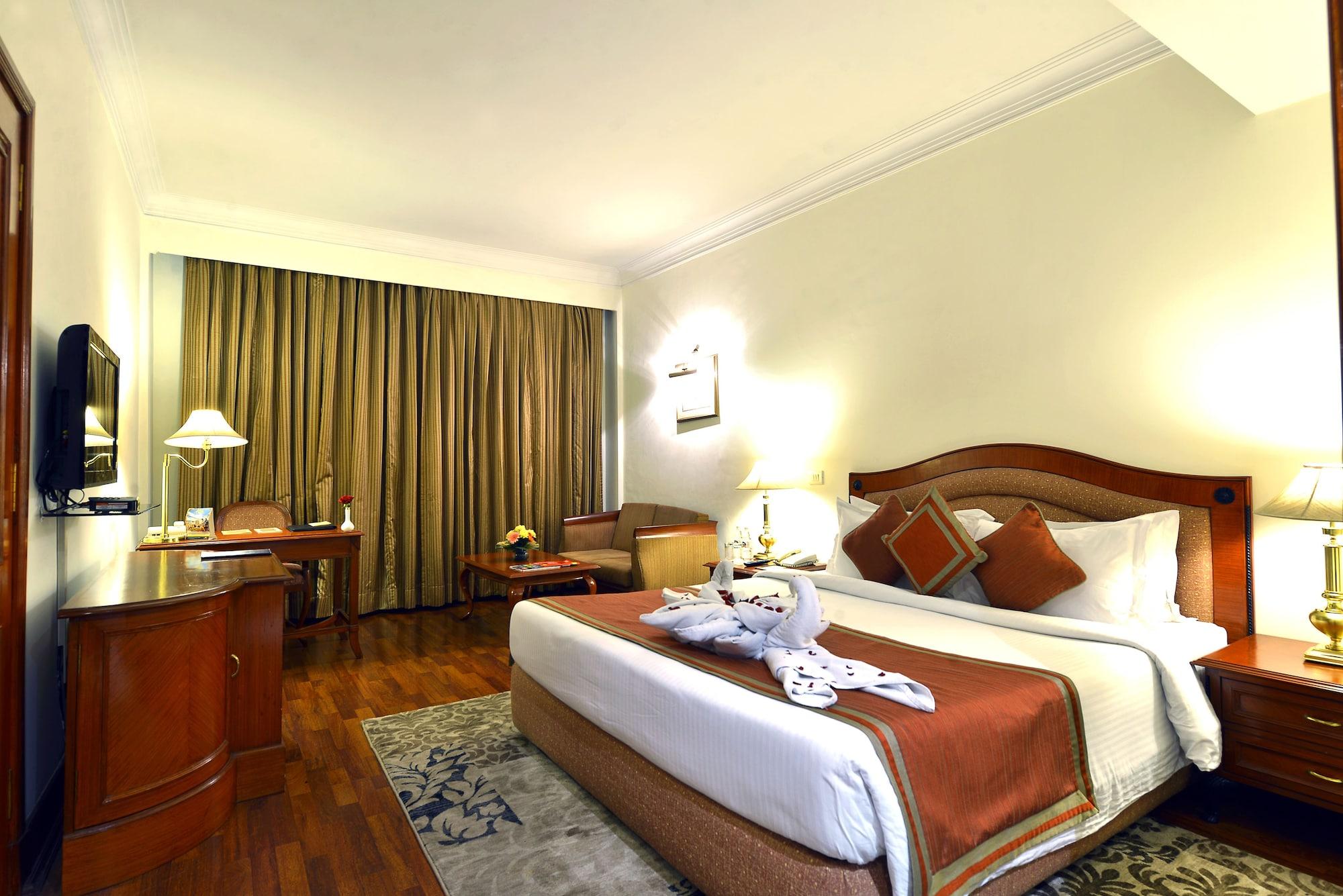 The Bristol Hotel Gurgaon Buitenkant foto
