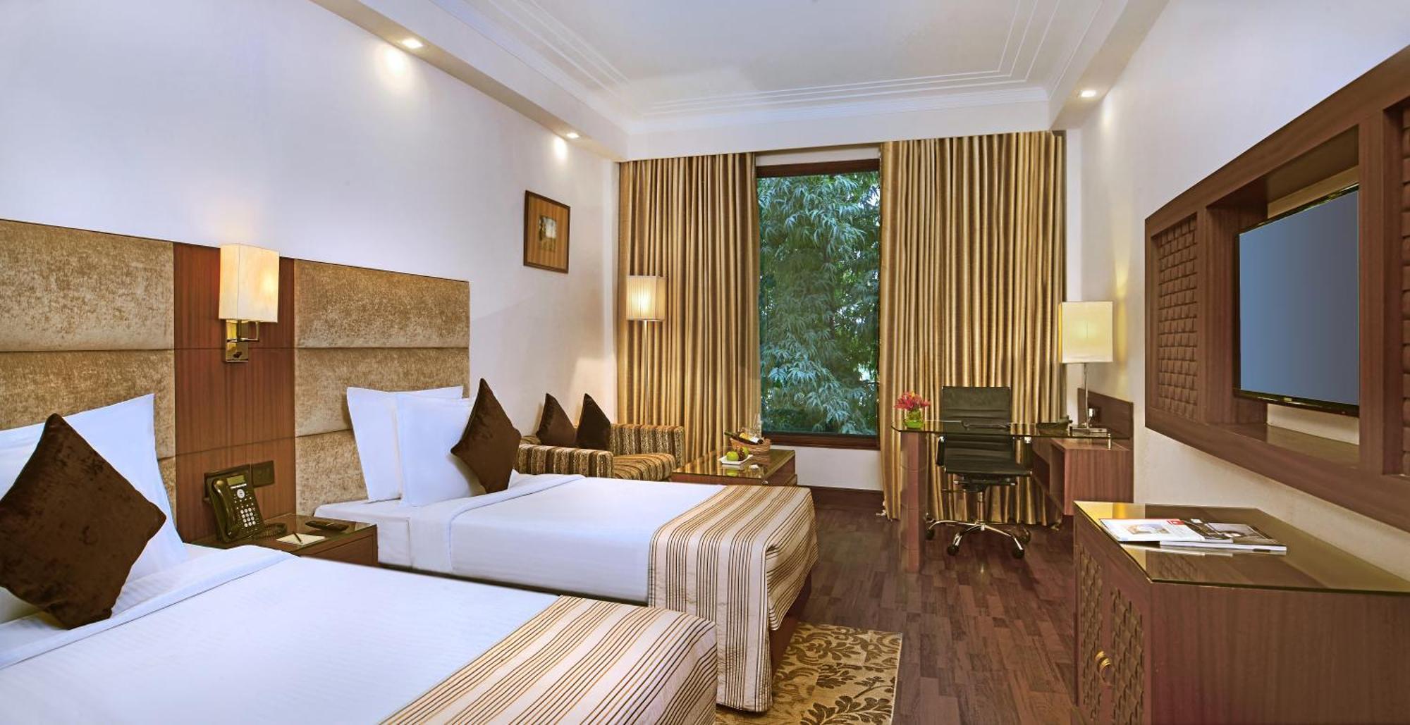 The Bristol Hotel Gurgaon Buitenkant foto