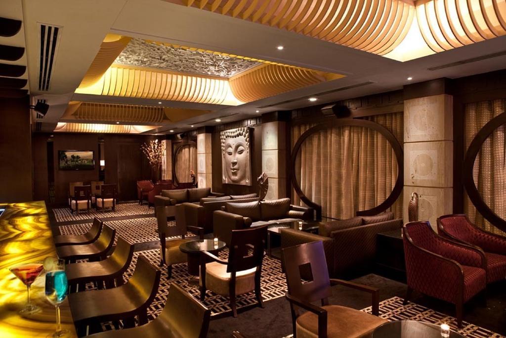 The Bristol Hotel Gurgaon Buitenkant foto
