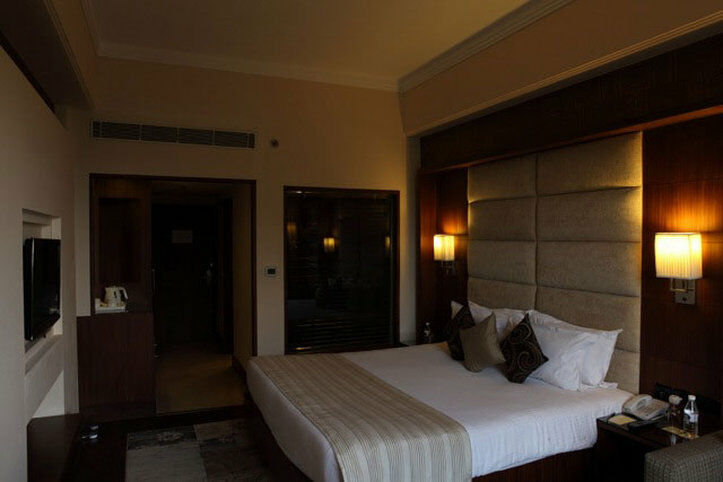 The Bristol Hotel Gurgaon Buitenkant foto
