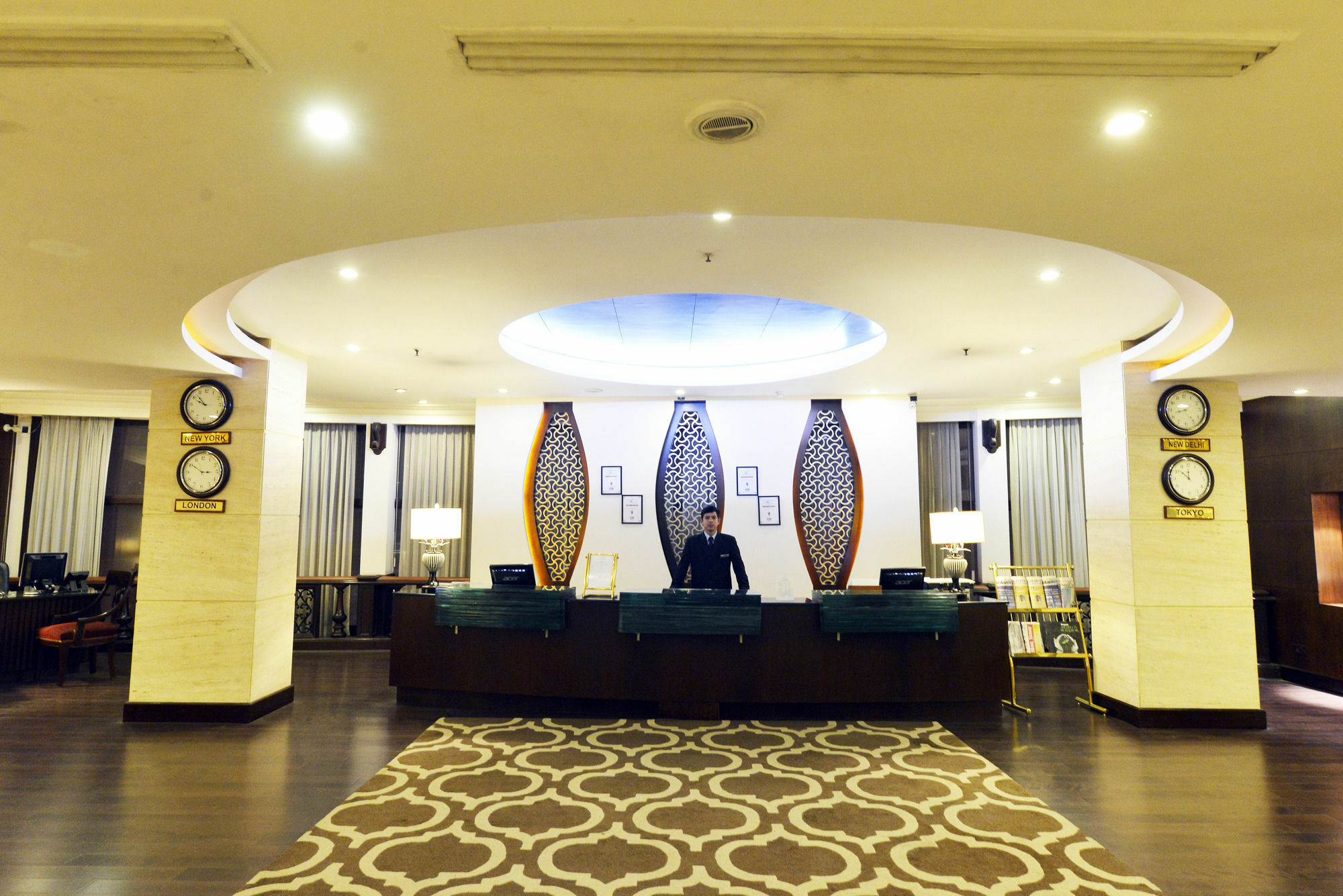 The Bristol Hotel Gurgaon Buitenkant foto
