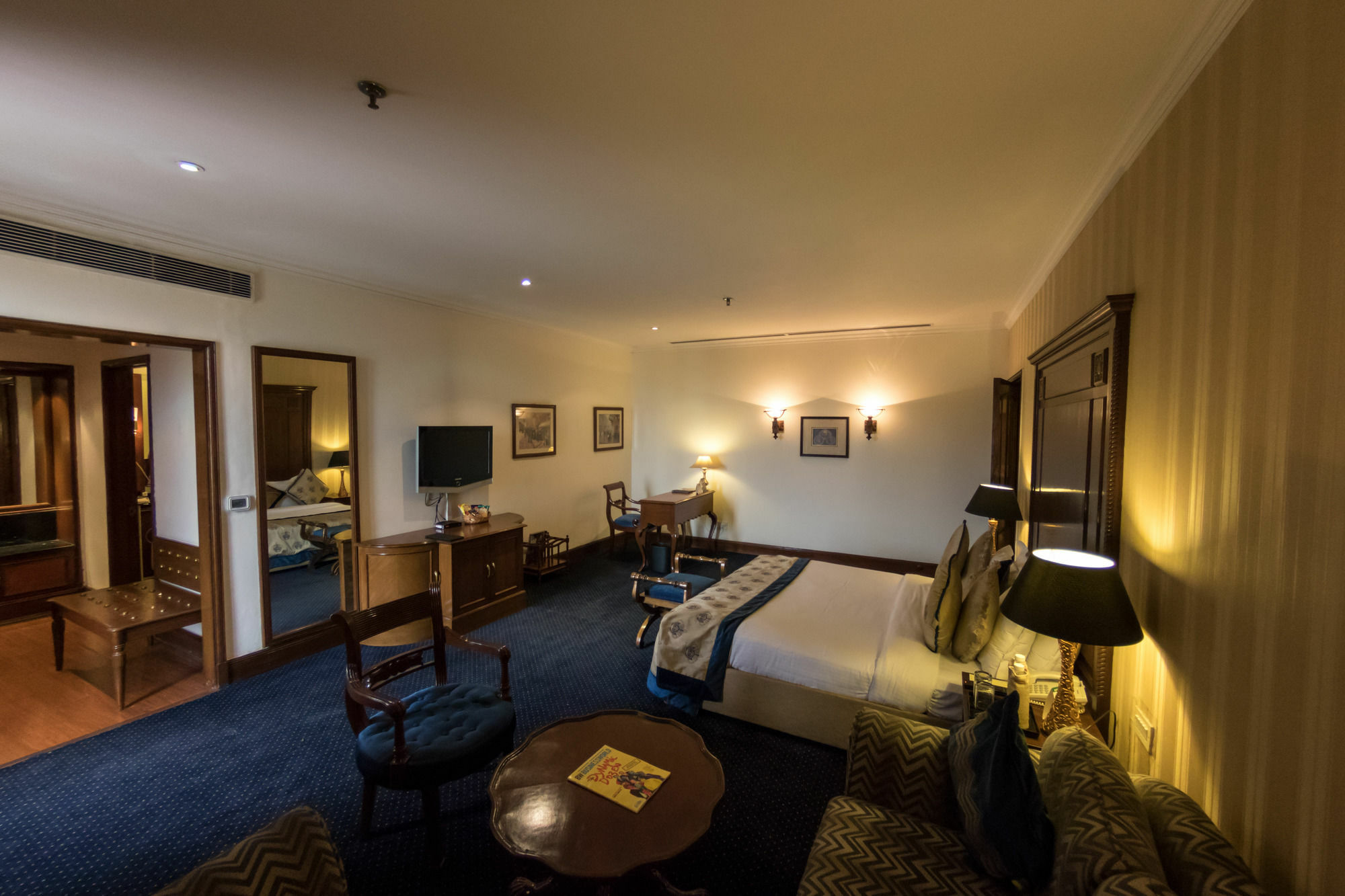 The Bristol Hotel Gurgaon Buitenkant foto