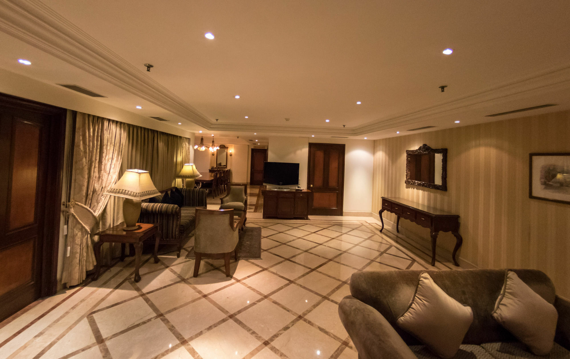 The Bristol Hotel Gurgaon Buitenkant foto