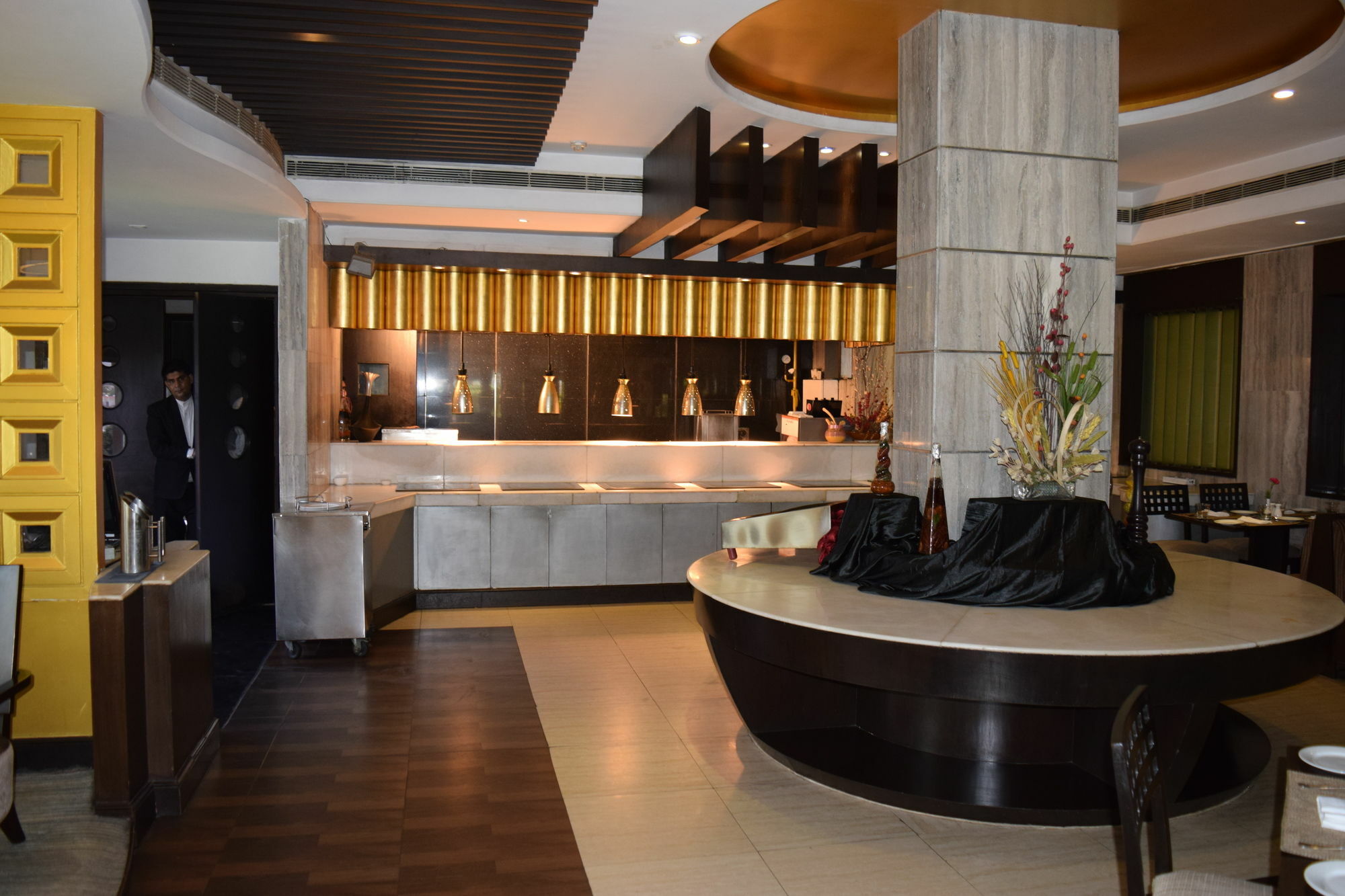 The Bristol Hotel Gurgaon Buitenkant foto