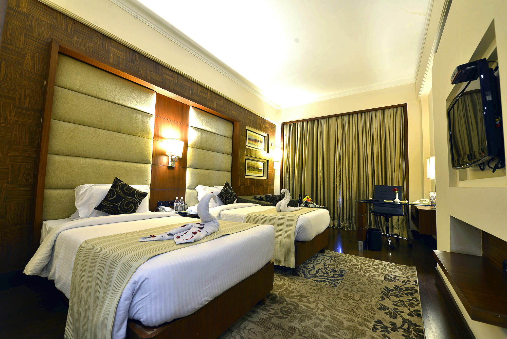 The Bristol Hotel Gurgaon Buitenkant foto